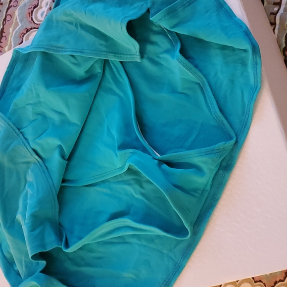 2pc Swimsuit - Picture 3 of 6